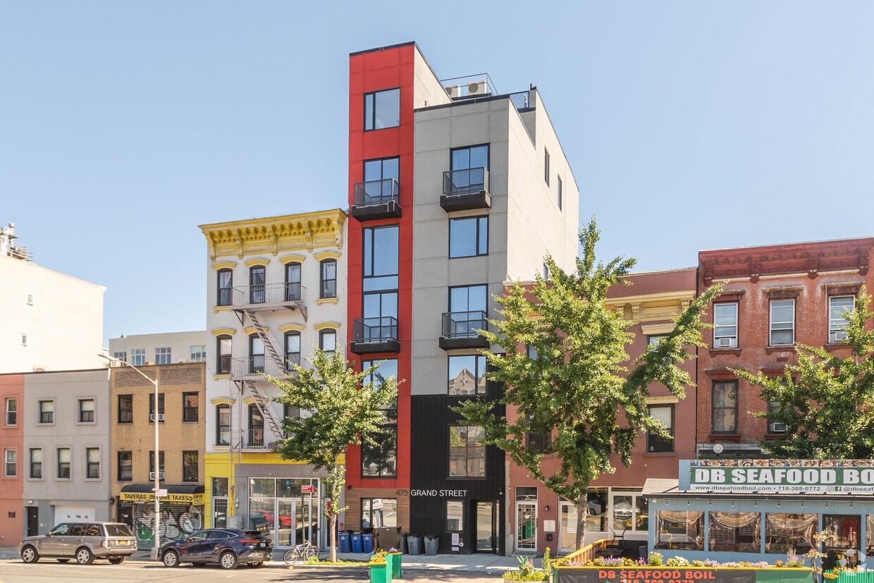 Primary Photo - 475 Grand St