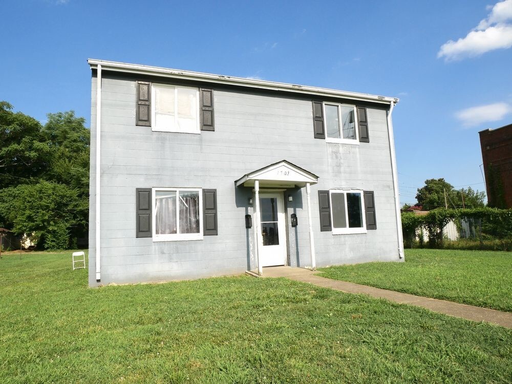 Primary Photo - 1703 Lamb Ave