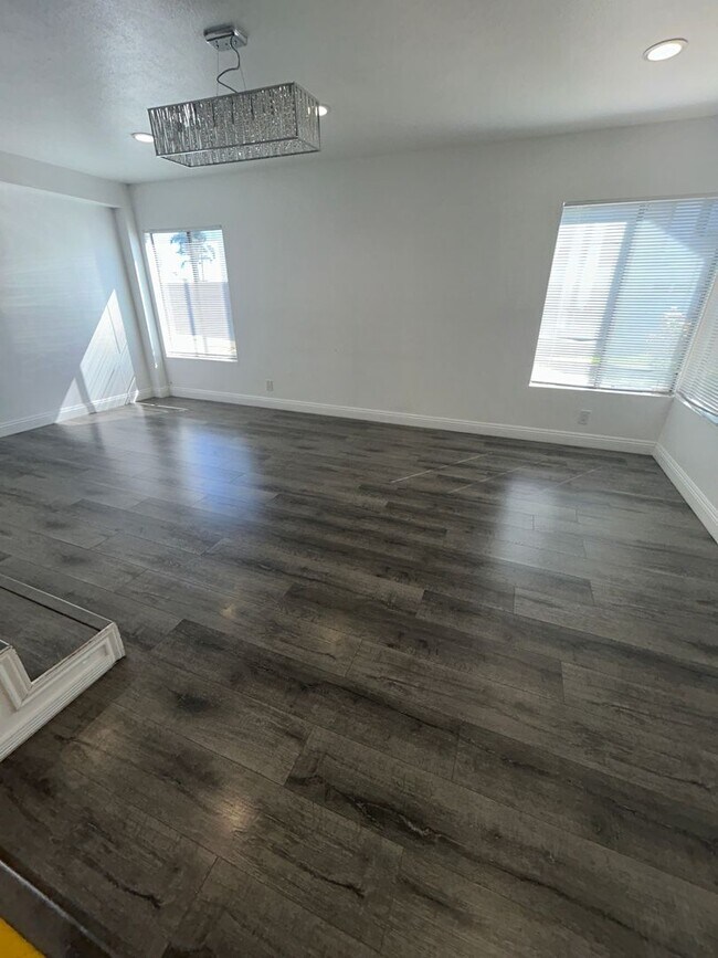 Foto del edificio - Spacious 4 Bed, 3 Bath for Rent - Westminster