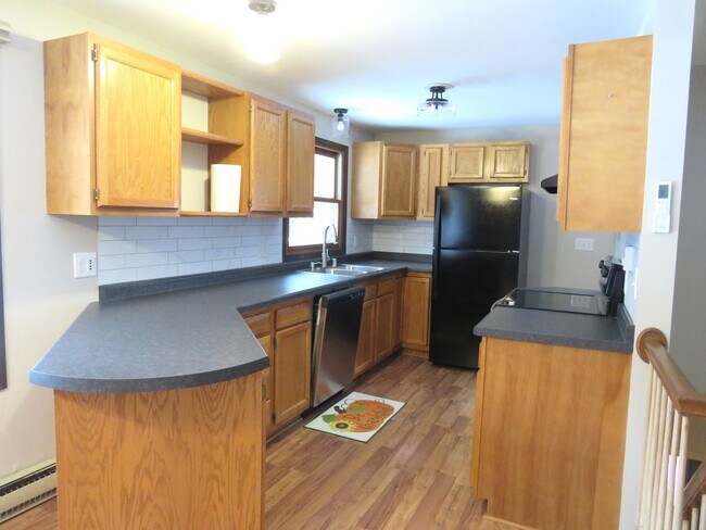 Building Photo - $1,550| 3bd 1.5Ba| 7351 20th Ave| Availabl...