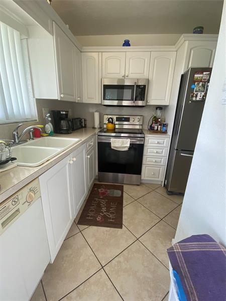 Foto del edificio - 2100 NE 38th St