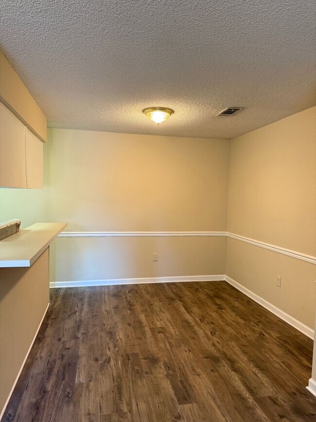 Foto del edificio - 1 Bedroom Condo in the Heart of Gainesville!