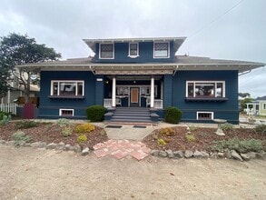 Building Photo - 744 Pine Ave