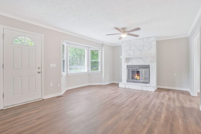 Foto del edificio - 2462 Chauncey Ln