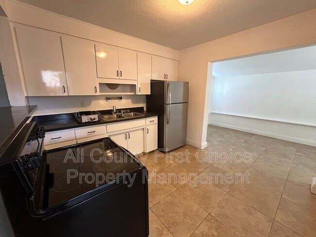 Foto del edificio - 4825 69th St N