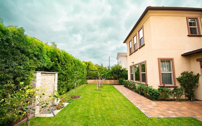 Building Photo - Spacious Home in Great Olde Carlsbad Locat...