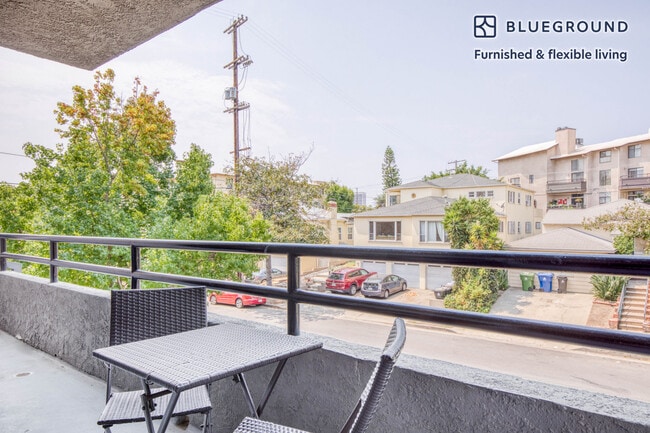 Foto del edificio - 1626 Malcolm Ave