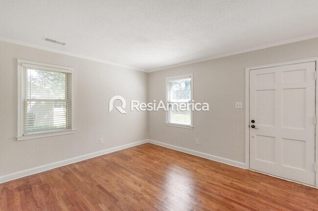 Foto del edificio - Newly Renovated off High Point Terrace!