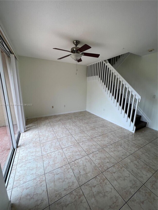 Building Photo - 185 Riverwalk Cir
