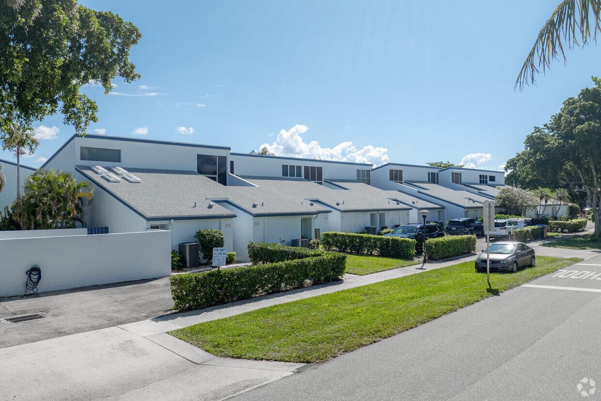 Primary - Castlewood Town Villas