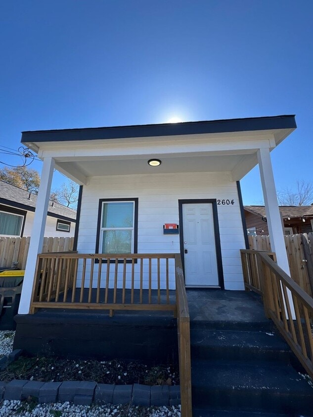 Primary Photo - 2604 Mills St