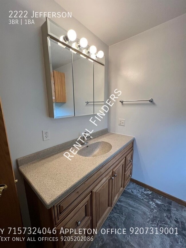 Building Photo - 2222 Jefferson-