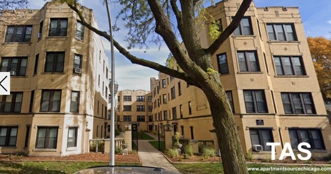 Photo - 3819 N Greenview Ave Apartment