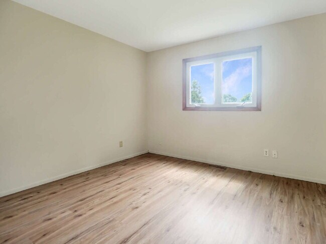 Foto del edificio - 3 Bed 2 Bath Corner Unit Townhome in Apple Valley