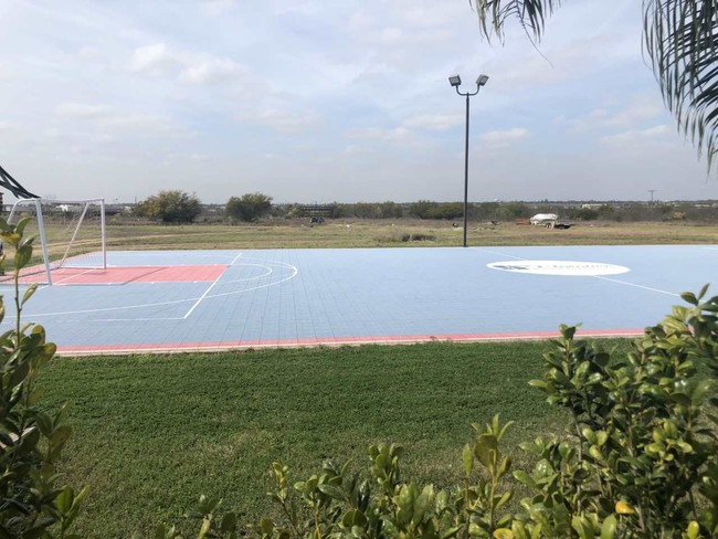 Foto del edificio - 8216 Casa Verde Rd