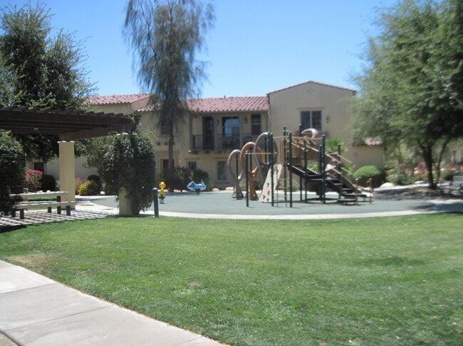 Building Photo - 196 Paseo Bravo