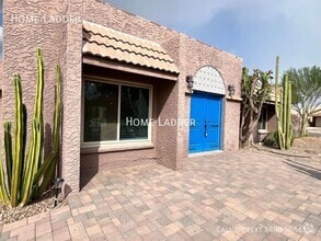Building Photo - 800 W Bentrup St