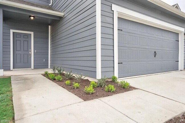 Building Photo - 209 Majestic Cedar Dr