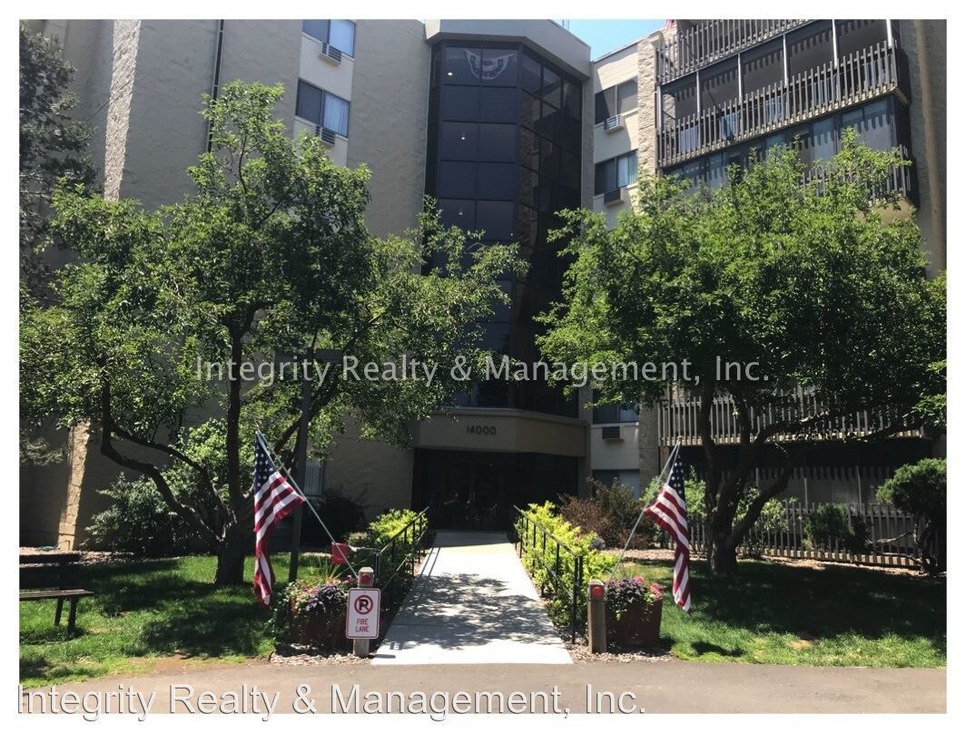 Foto principal - 14000 E Linvale Pl