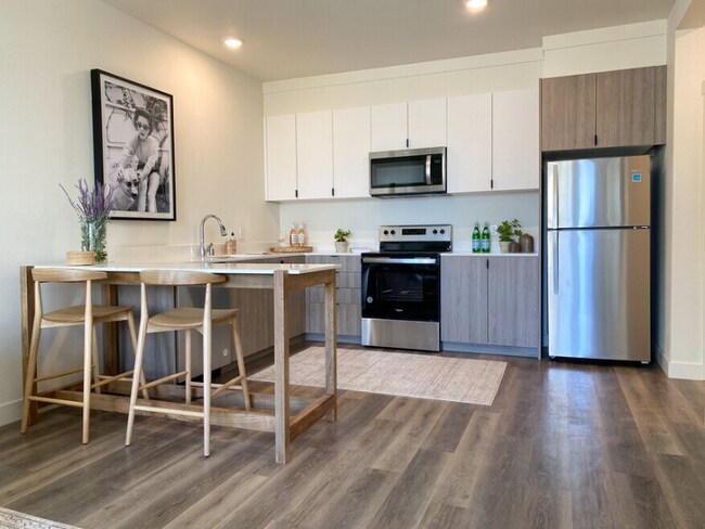 Building Photo - 351 Valpico Rd