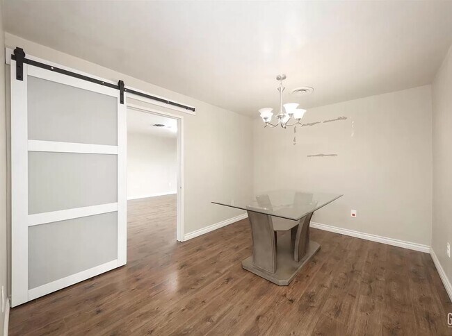 Foto del edificio - 3708 Stokes Ave