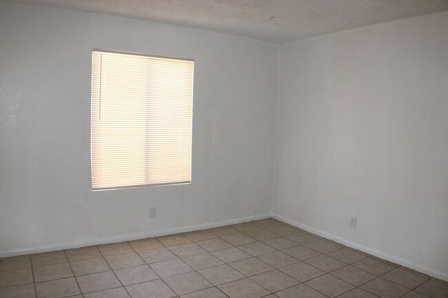 Building Photo - Charming 2 Bedroom, 1 Bath in California City, CA!