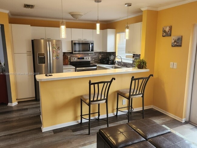 Foto del edificio - 10670 NW 12th Dr