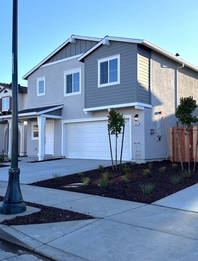 Building Photo - 18415 Waterfront Wy