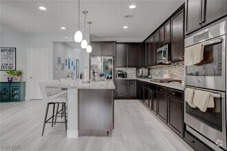 Building Photo - 10597 Cloud Whisper Dr