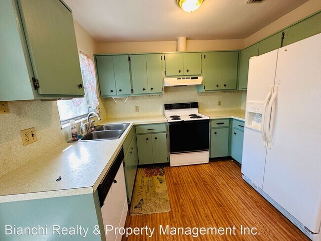 Building Photo - 3 br, 2 bath House - 1869 Solon Ave