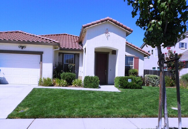 Foto del edificio - Your Next Adventure Starts Here: 3+ Bed, 2 Bath Home in Yuba City