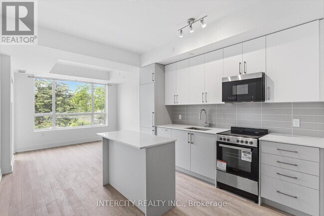 Building Photo - 2075-2075 King Rd