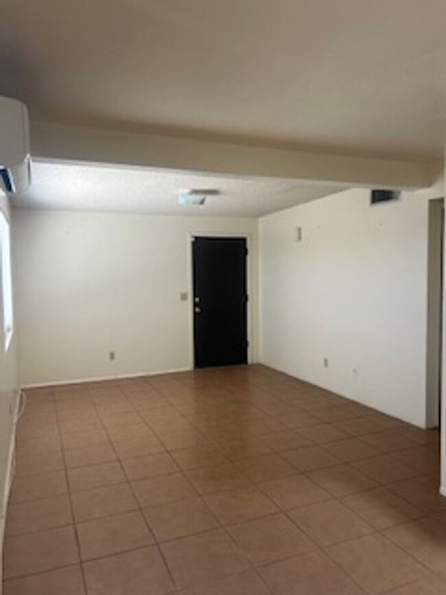 Foto del edificio - 2241 N Treat Ave