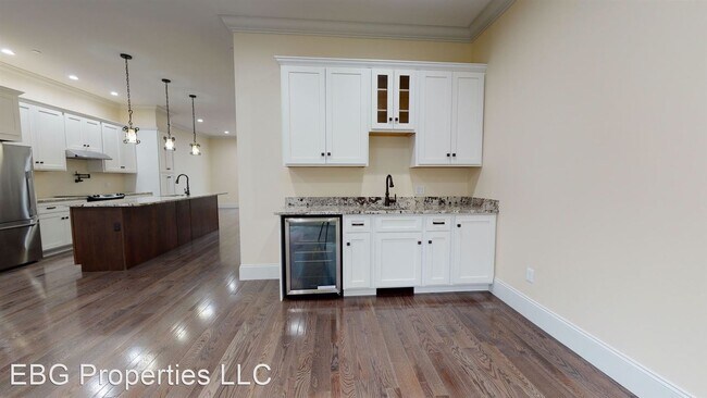 Building Photo - 4 br, 3.5 bath House - 250 B 42nd