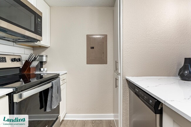 Building Photo - 711 Brentford Pl