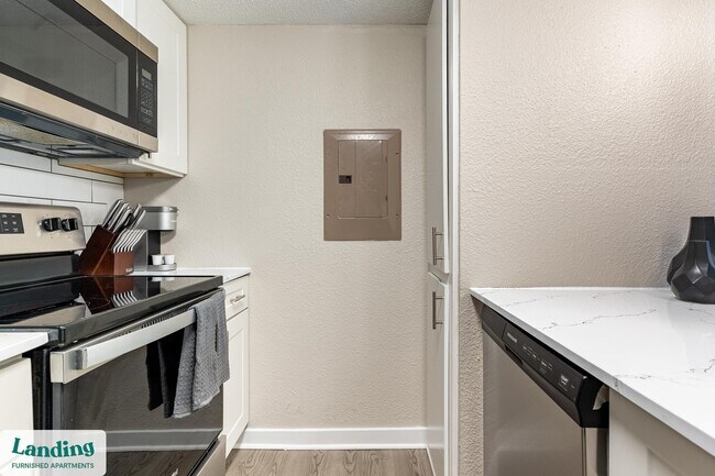 Building Photo - 711 Brentford Pl