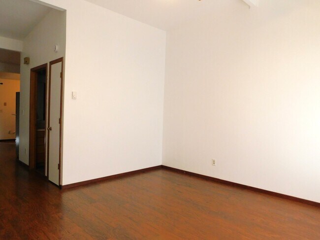 Foto del edificio - 604 Pine Ave