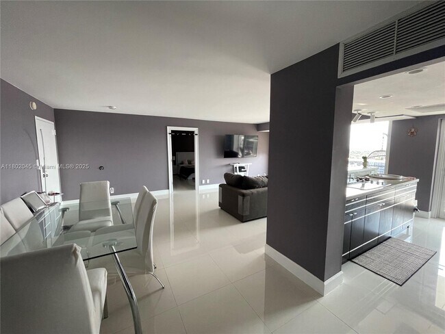 Foto del edificio - 2841 N Ocean Blvd