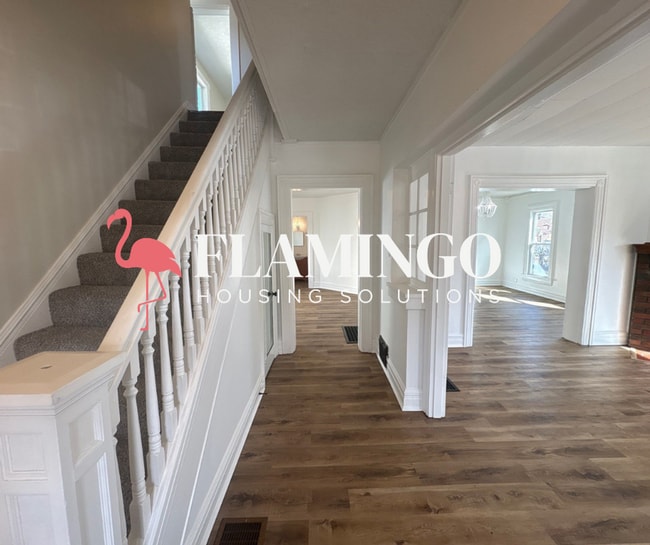 Building Photo - Newly Remodeled 3BR/2BA Home with Central Air & 2-Car Garage on Wayne Ave