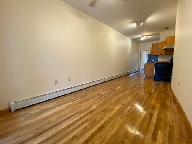 Building Photo - 379 Baltic St
