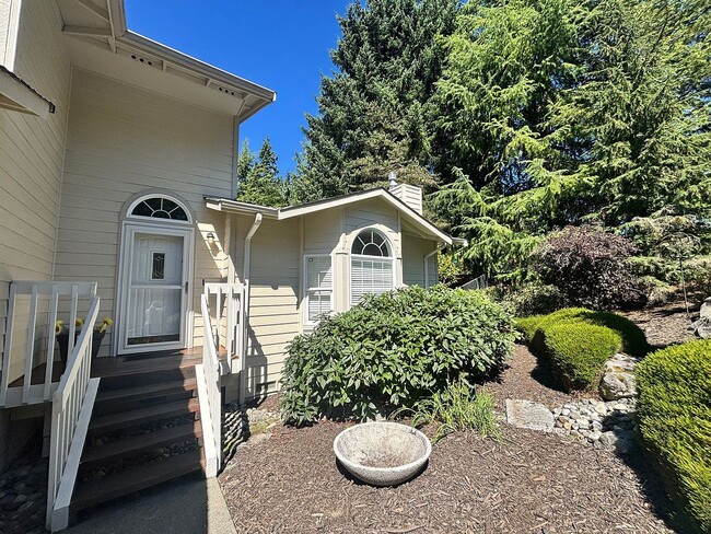 Building Photo - 531 48th Pl SE