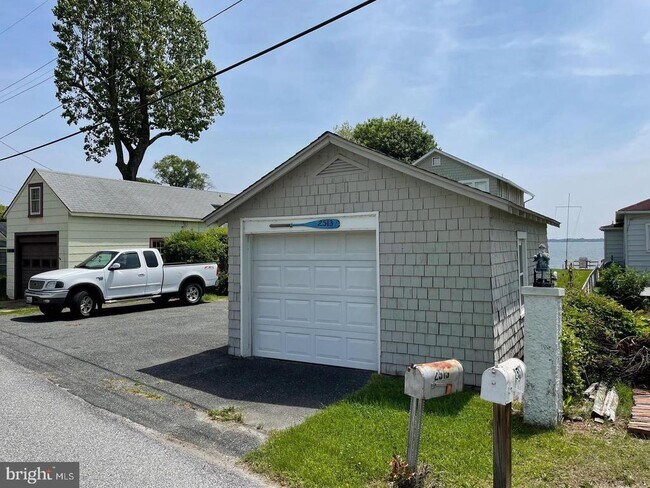 Foto del edificio - 2513 Barrison Point Rd