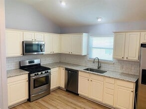 Building Photo - 8407 Resada Park Ln