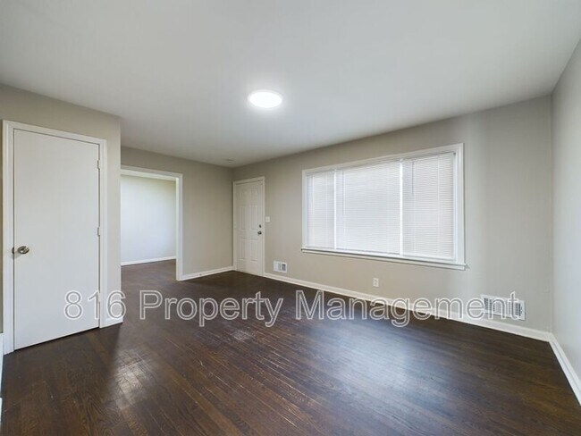 Foto del edificio - 10001 Bellaire Ave