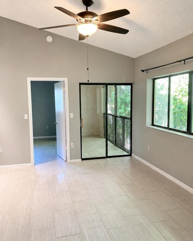 Foto del edificio - 2550 SW 18th Terrace