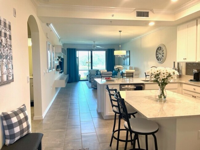 Building Photo - 2/2 MONTHLY RENTAL - GOLF/TENNIS CENTER - LAKEWOOD RANCH AVAILABLE FOR SPRING/ SUMMER!