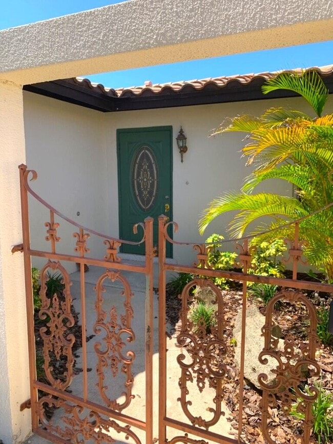 Foto del edificio - 560 Paula Ave