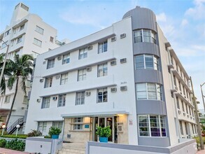 Building Photo - 3030 Collins Ave
