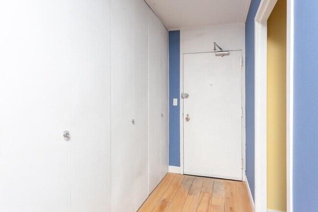 Building Photo - 1 bedroom in Chicago IL 60640