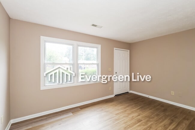 Building Photo - 2974 Jennifer Ct